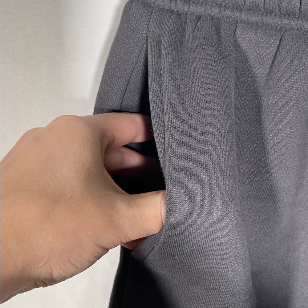 EDIKTED WOMENS BONNEY BOW DETAIL SWEATPANTS WIDE LEG SMALL NWT - Picture 3 of 8